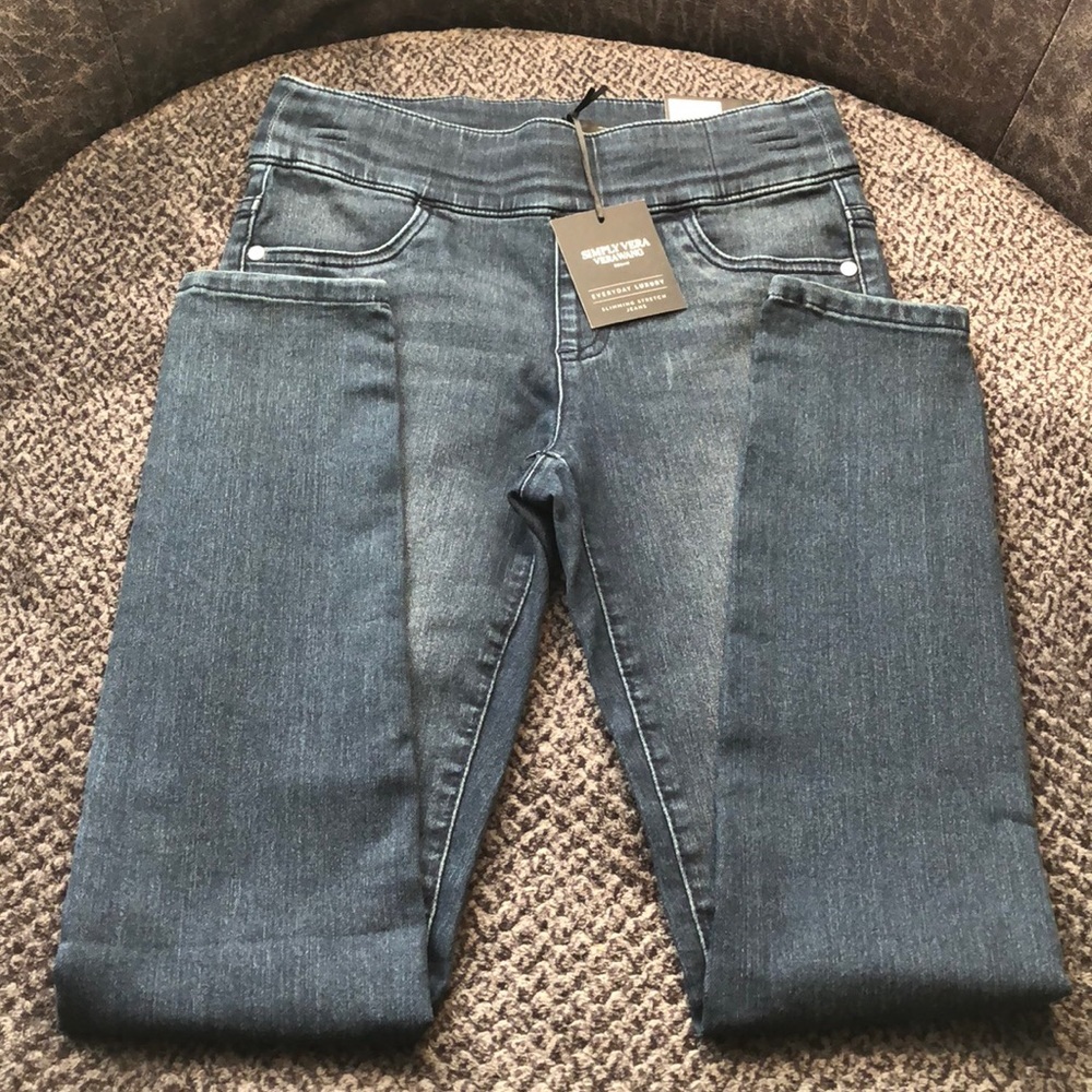 Size 4 Simply Vera Jeggings